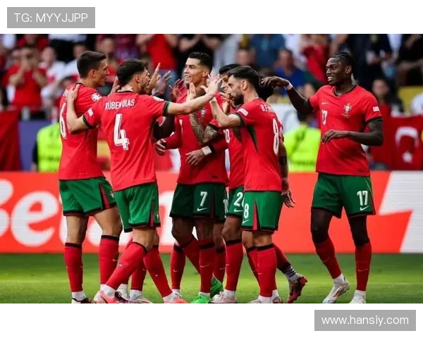 土耳其2002世界杯征程表现回顾，英雄之队勇闯四强缔造历史传奇