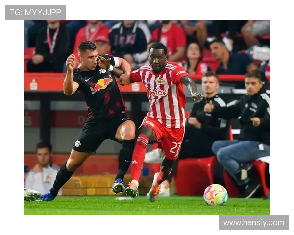 拜仁攻防转换混乱阶段性显现,全队节奏稳定性面临考验 拜仁攻防转换混乱阶段性显现,全队节奏稳定性面临考验